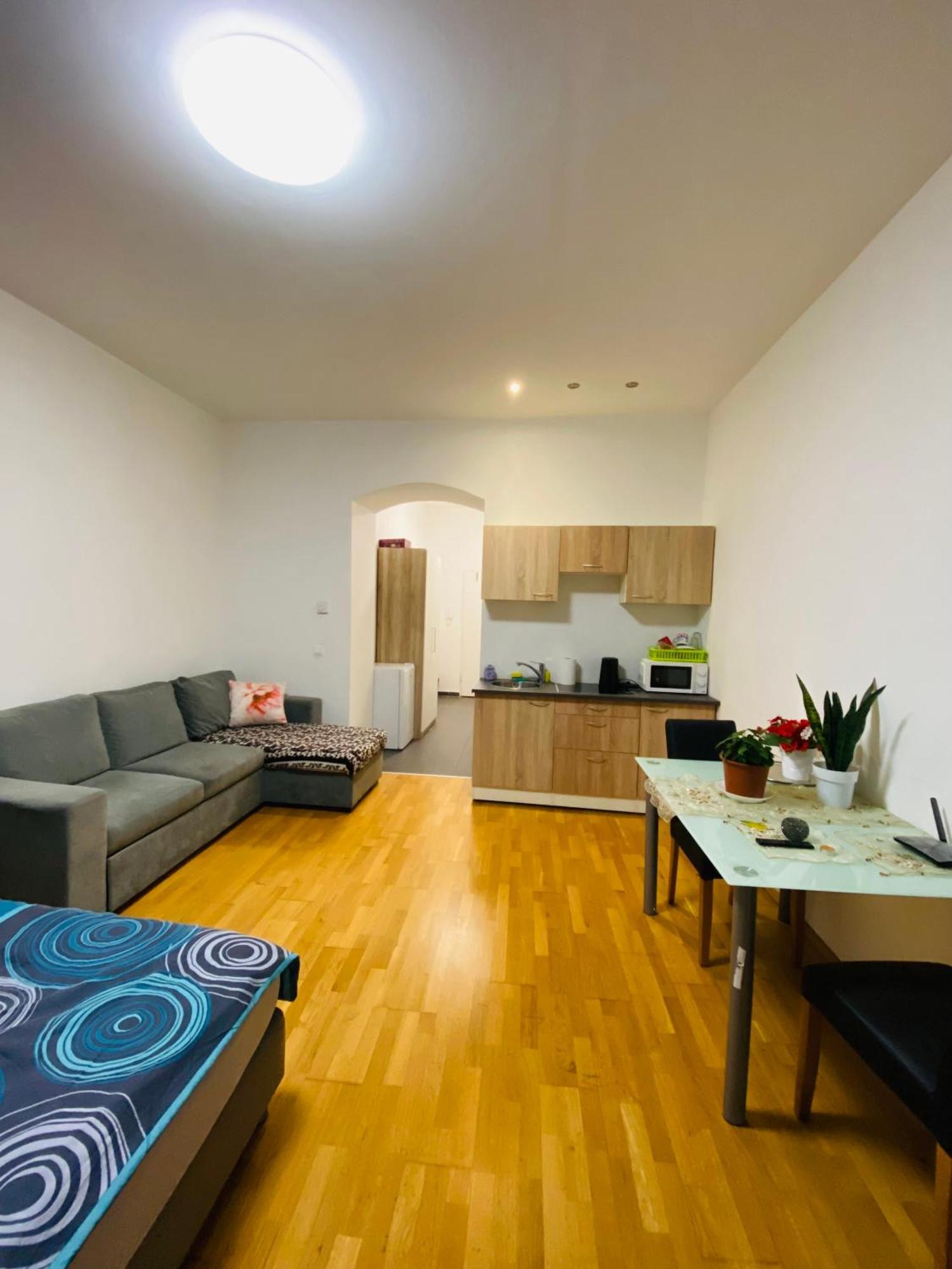 וינה Nice Apartment 25 מראה חיצוני תמונה